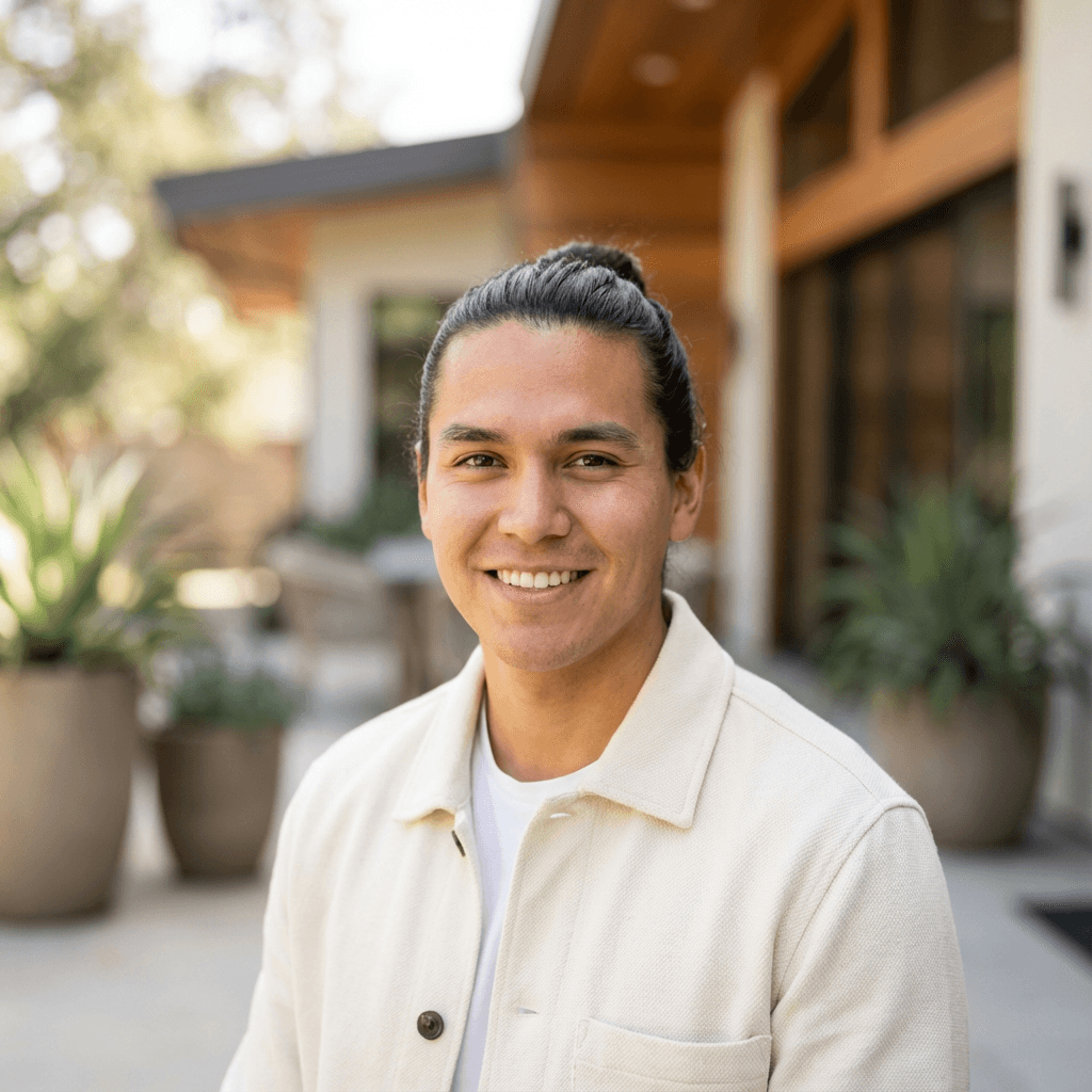 Elena Stoica, Travel Specialist